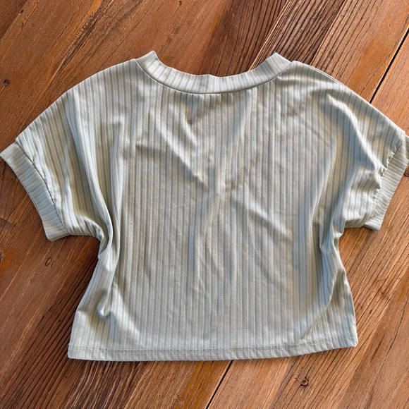 ROMWE Gray Ribbed Crop Top Relaxed Fit - Picture 6 of 7